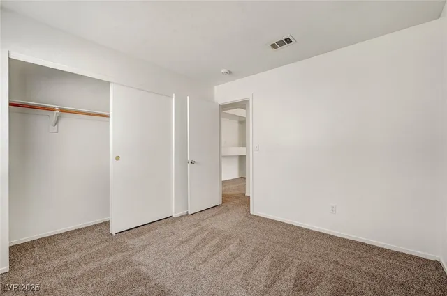 $2,040 | 9573 Paradise Road, Las Vegas, NV 89123