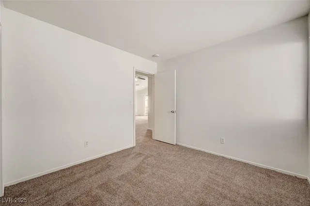 $2,040 | 9573 Paradise Road, Las Vegas, NV 89123