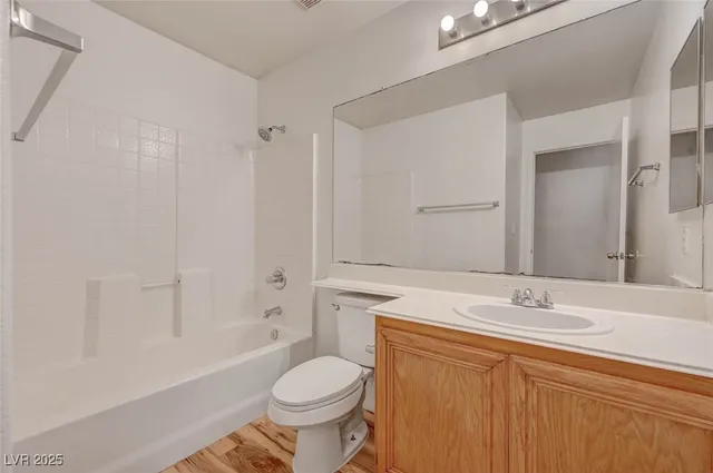 $2,040 | 9573 Paradise Road, Las Vegas, NV 89123