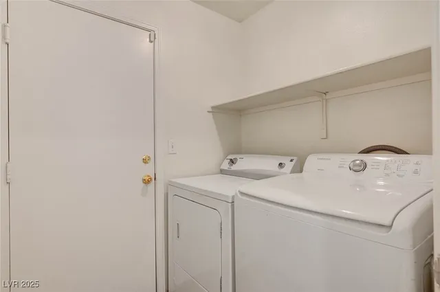 $2,040 | 9573 Paradise Road, Las Vegas, NV 89123