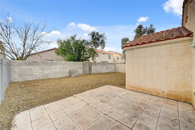 $2,040 | 9573 Paradise Road, Las Vegas, NV 89123