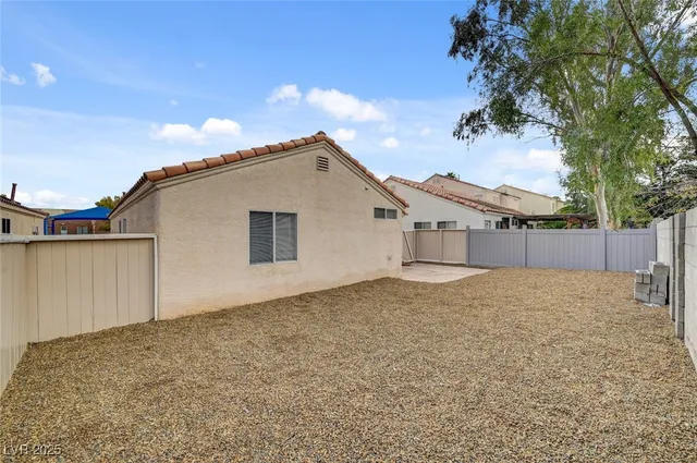 $2,040 | 9573 Paradise Road, Las Vegas, NV 89123