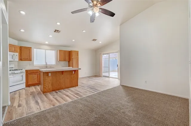 $2,040 | 9573 Paradise Road, Las Vegas, NV 89123