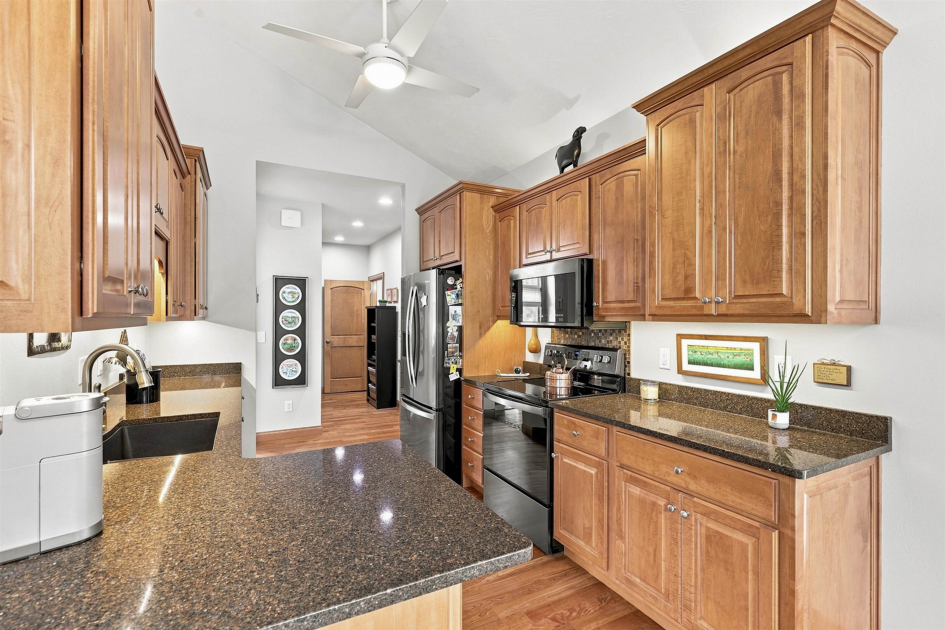 4704 Timber Row Appleton, WI 54913 - Photo 8 of 39 Gallery Image 8