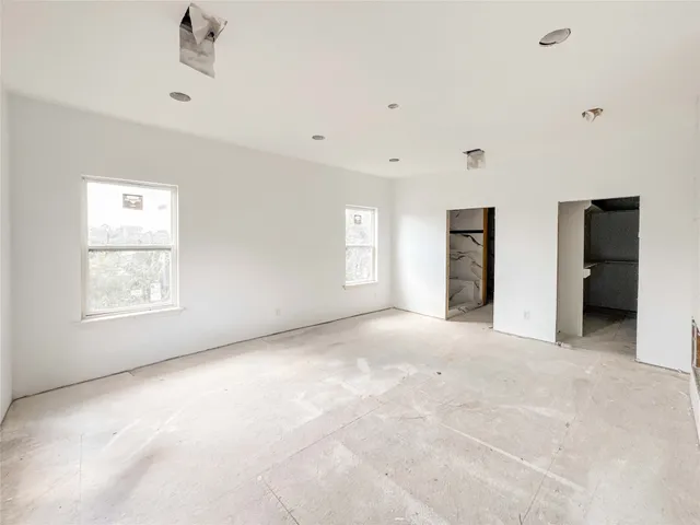 a view of walk in closet