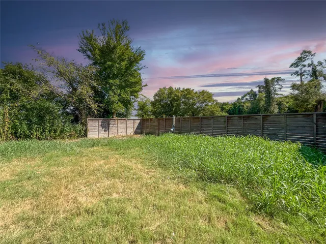 $867,000 | 4532 Pinemont Drive, Houston, TX 77091