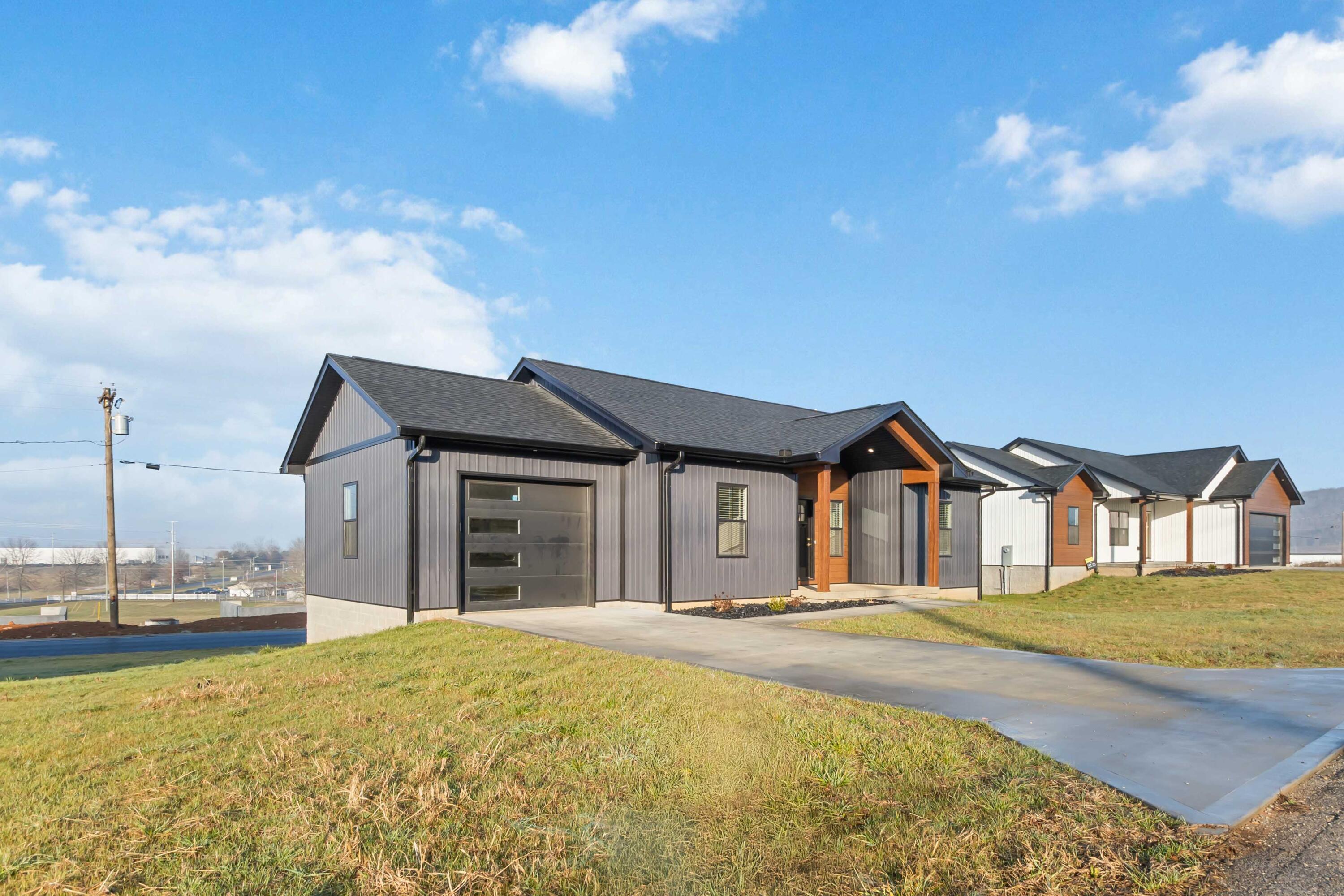 1129 Dahl Road Somerset, KY 42503 - Photo 5 of 45 003