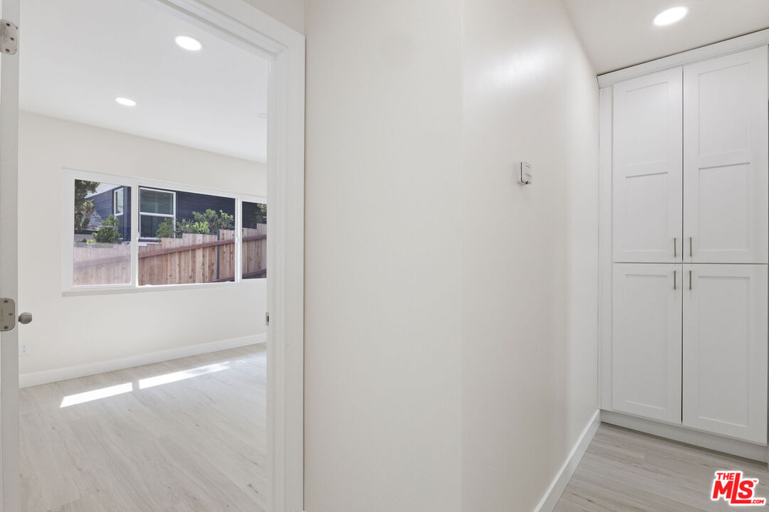 7131 Ramsgate Avenue Los Angeles, CA 90045 - Photo 15 of 25