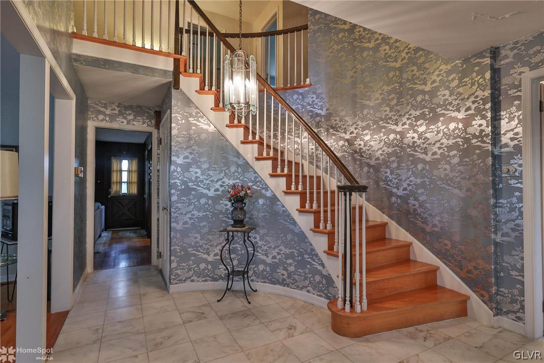 737 Yorkshire Road Bethlehem, PA 18017 - Photo 3 of 35 Gallery Image 3