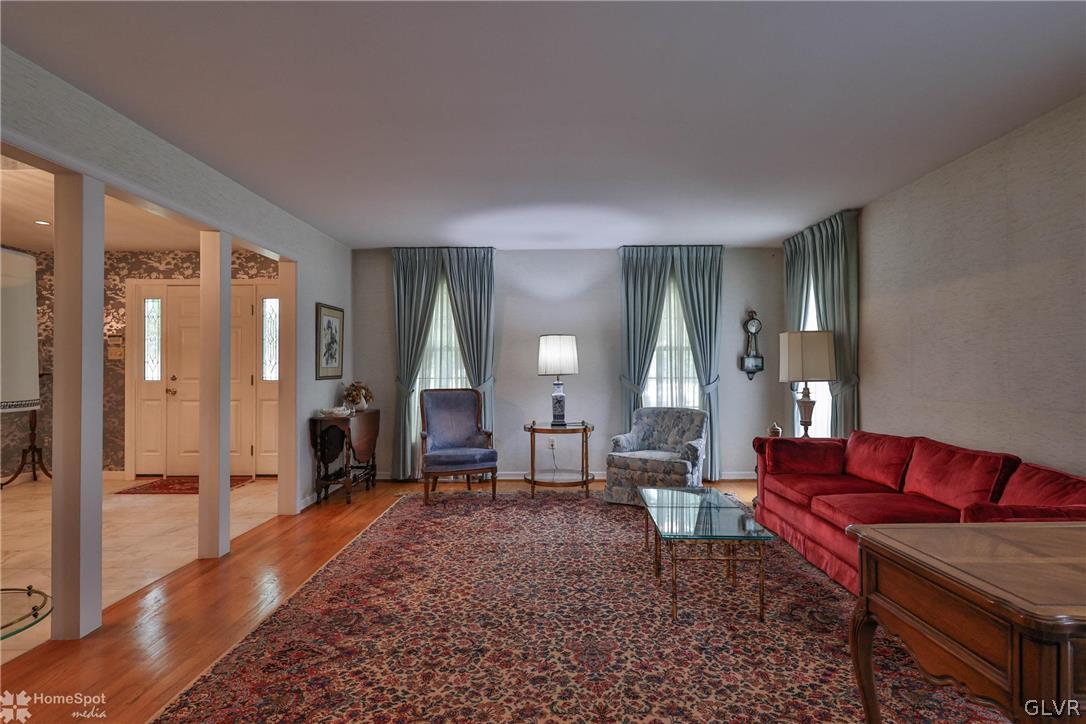 737 Yorkshire Road Bethlehem, PA 18017 - Photo 4 of 35 Gallery Image 4