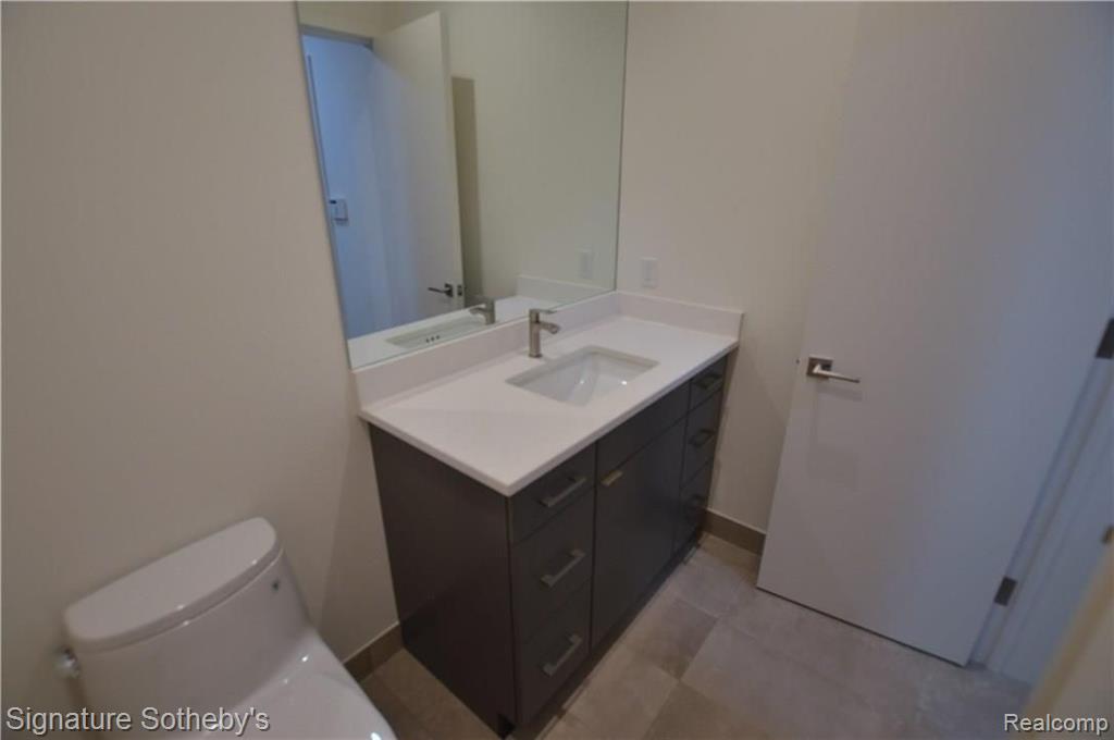 1426 Eastway Rochester Hills, MI 48306 - Photo 23 of 48
