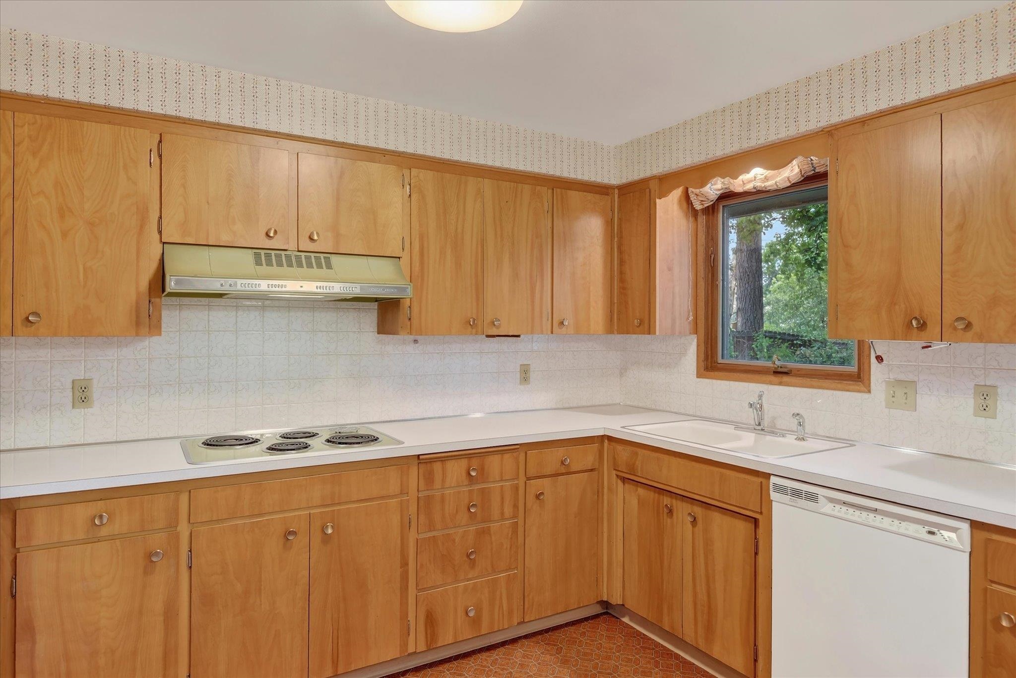 204 West 33rd Avenue Spokane, WA 99203 - Photo 11 of 37