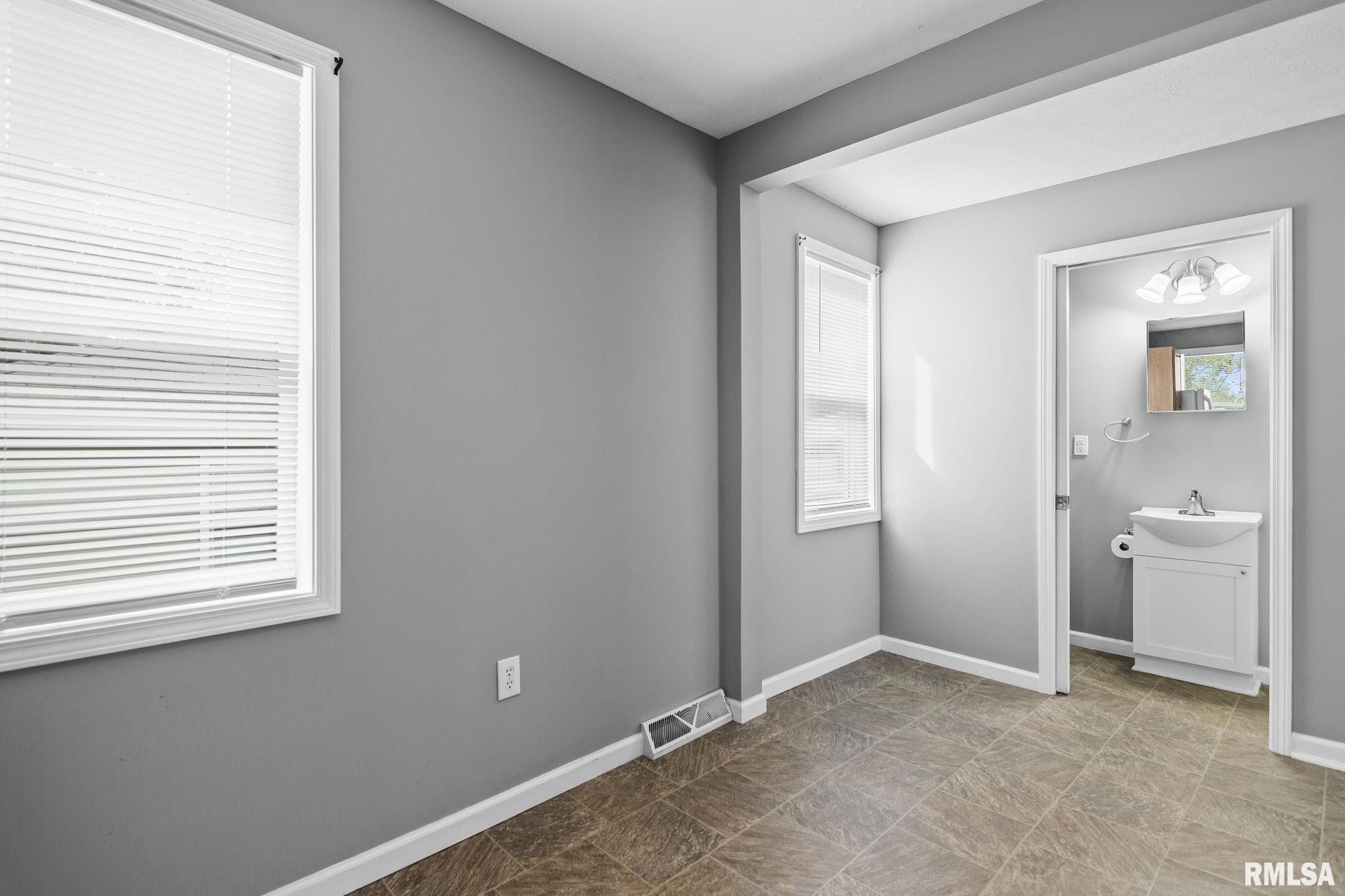 3328 South 4th Street Springfield, IL 62703 - Photo 18 of 28
