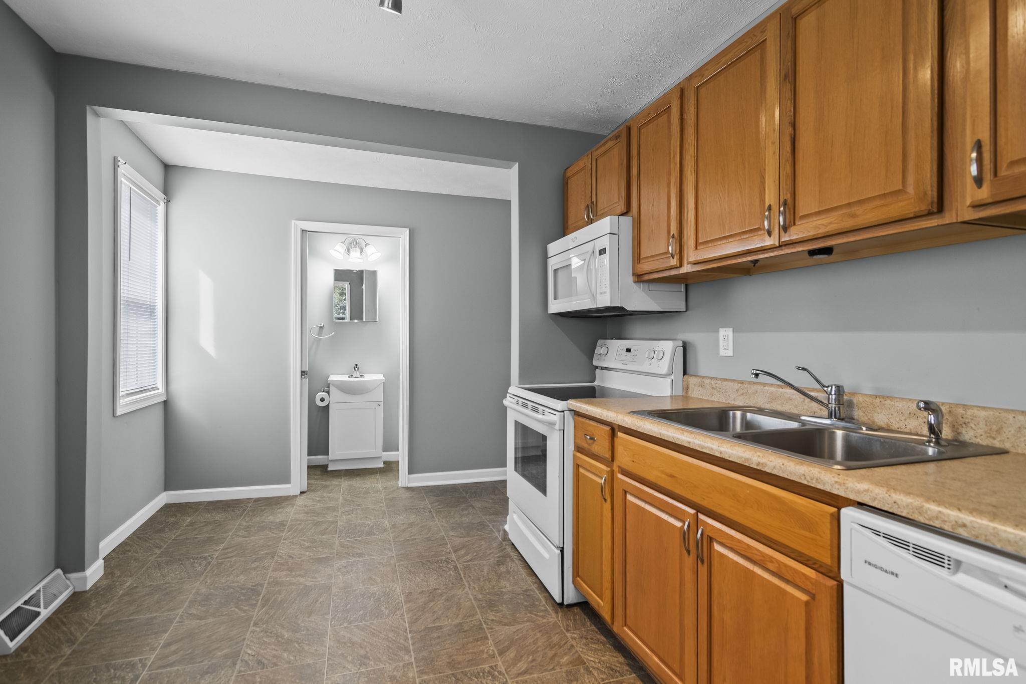 3328 South 4th Street Springfield, IL 62703 - Photo 8 of 28