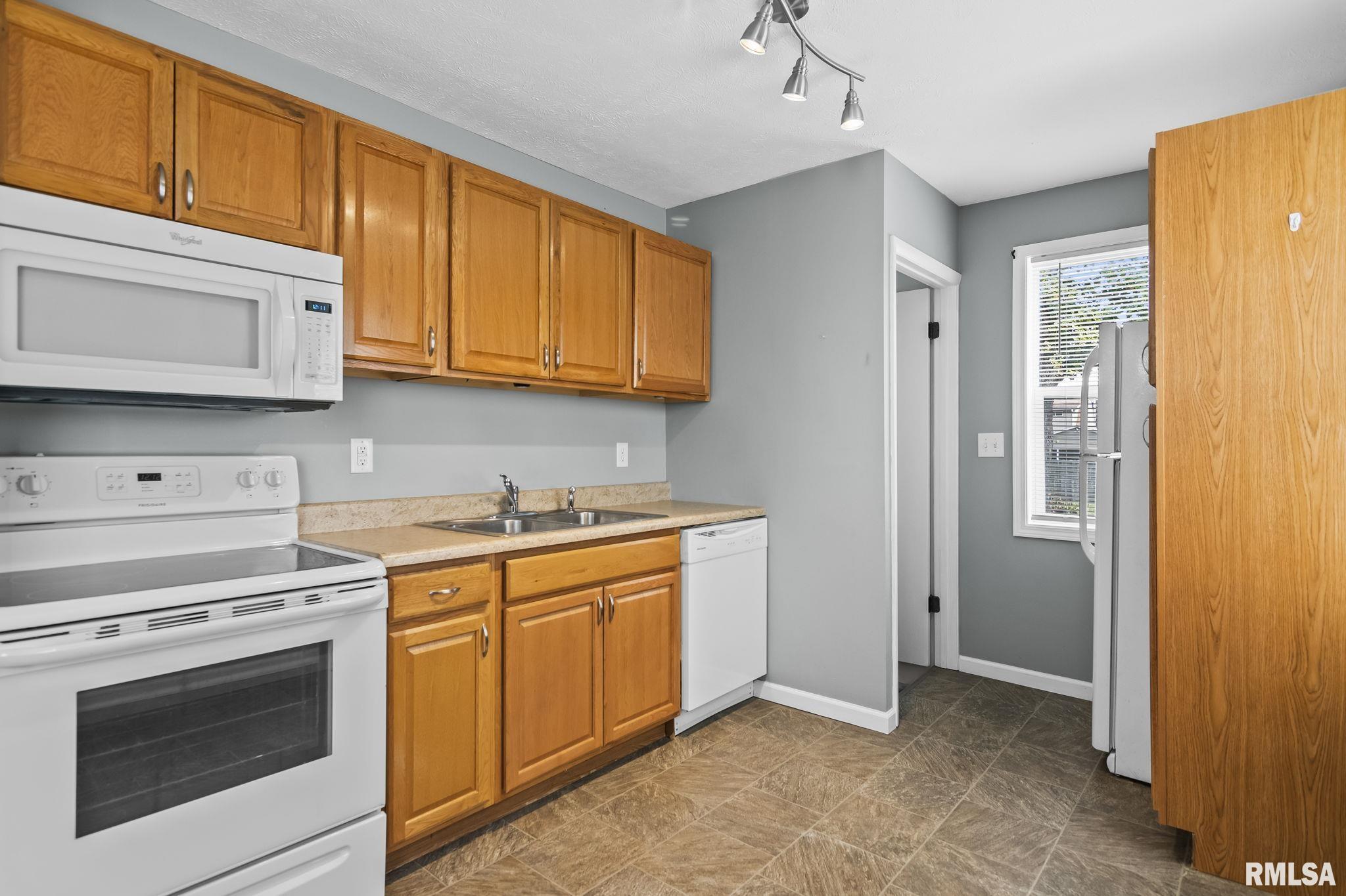 3328 South 4th Street Springfield, IL 62703 - Photo 9 of 28