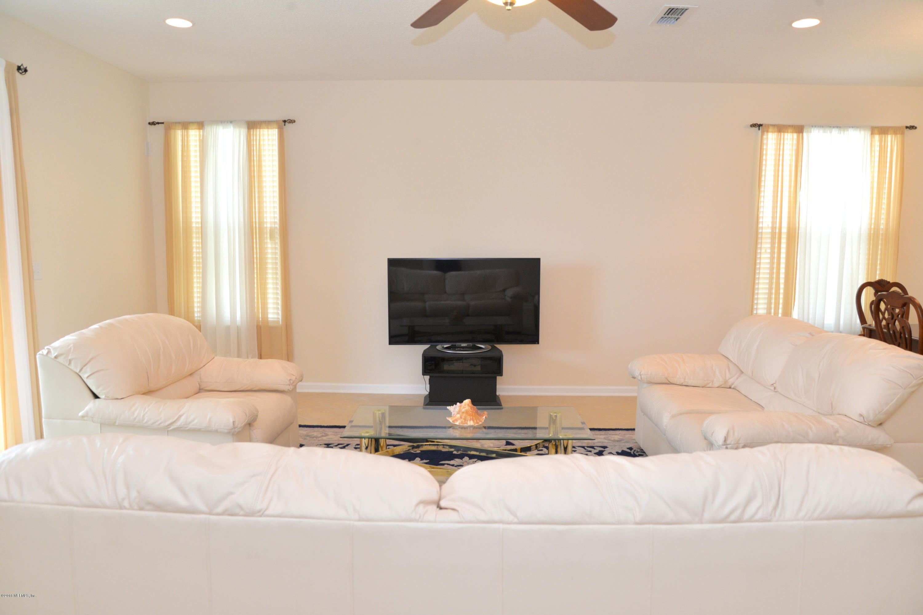 111 Prairie Ridge Drive St. Augustine, FL 32092 - Photo 22 of 58 LIVING ROOM