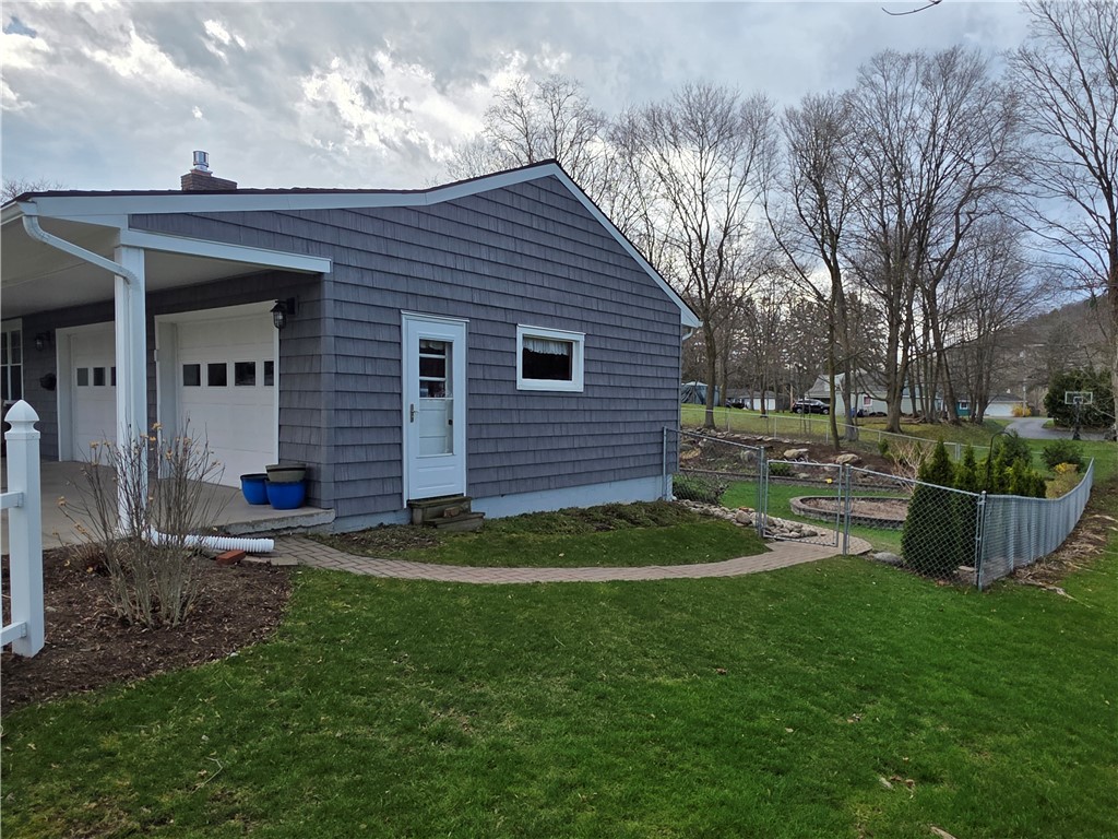 7 Locust Street Bath, NY 14810 - Photo 4 of 45