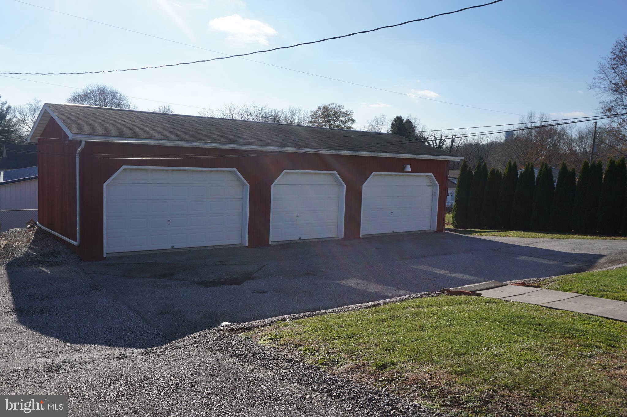 1820 Hayward Road York, PA 17408 - Photo 4 of 25 Gallery Image 4