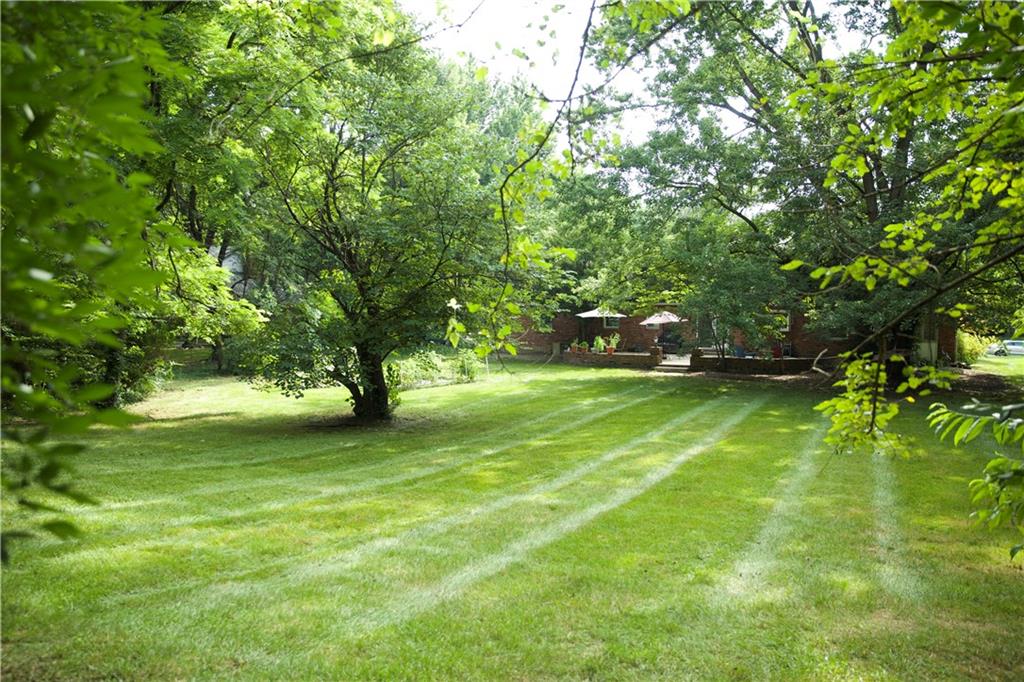 8074 Claridge Road Indianapolis, IN 46260 - Photo 11 of 42 Gallery Image 11
