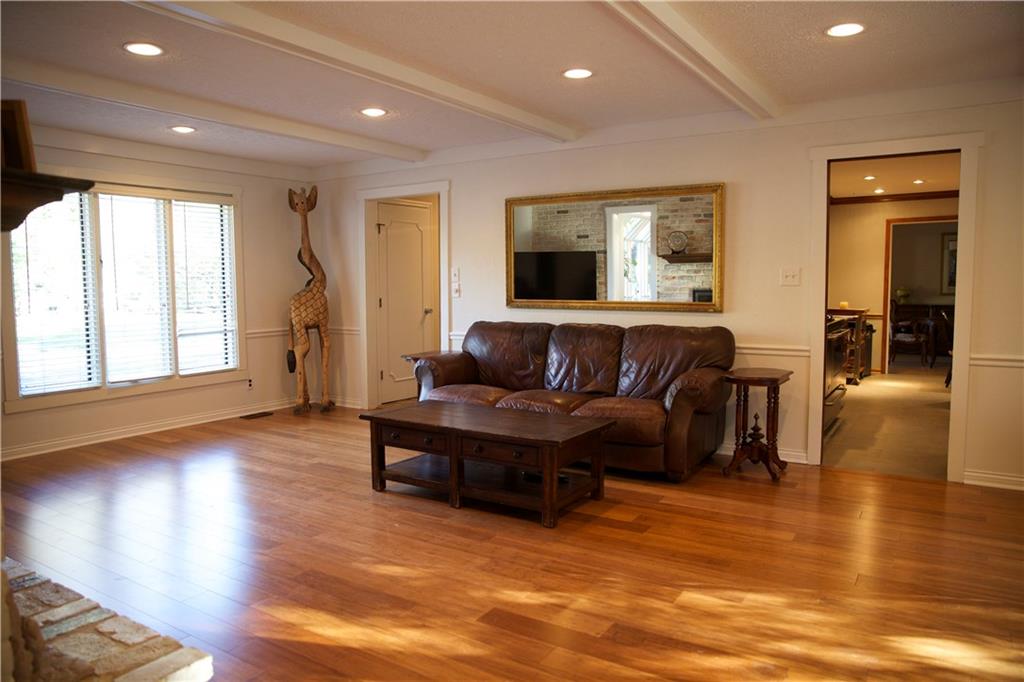 8074 Claridge Road Indianapolis, IN 46260 - Photo 12 of 42 Gallery Image 12