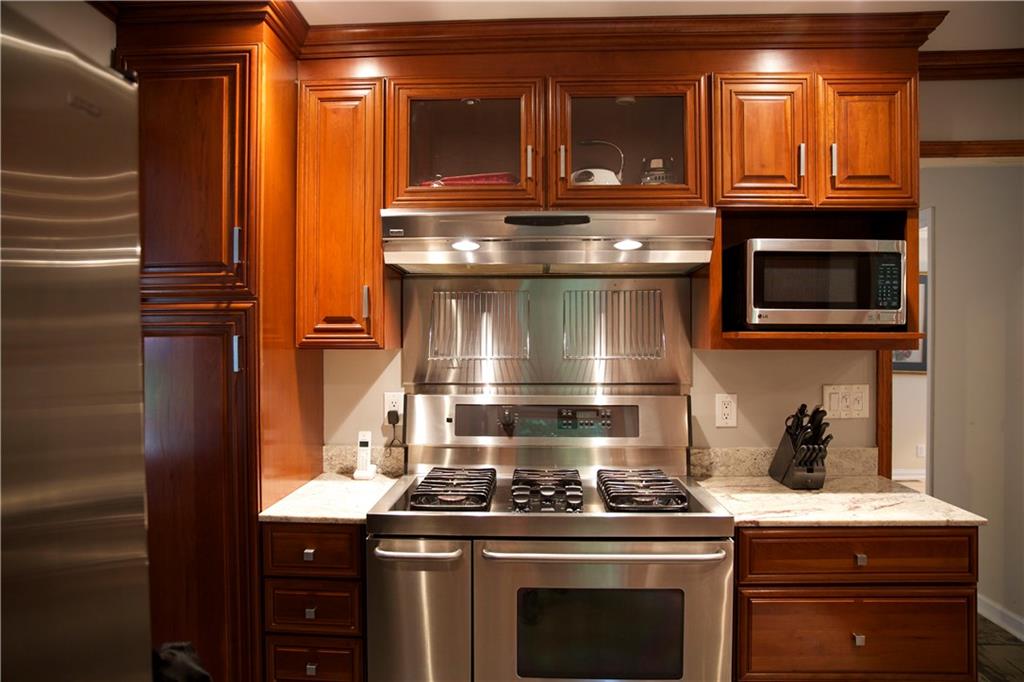 8074 Claridge Road Indianapolis, IN 46260 - Photo 20 of 42 Gallery Image 20