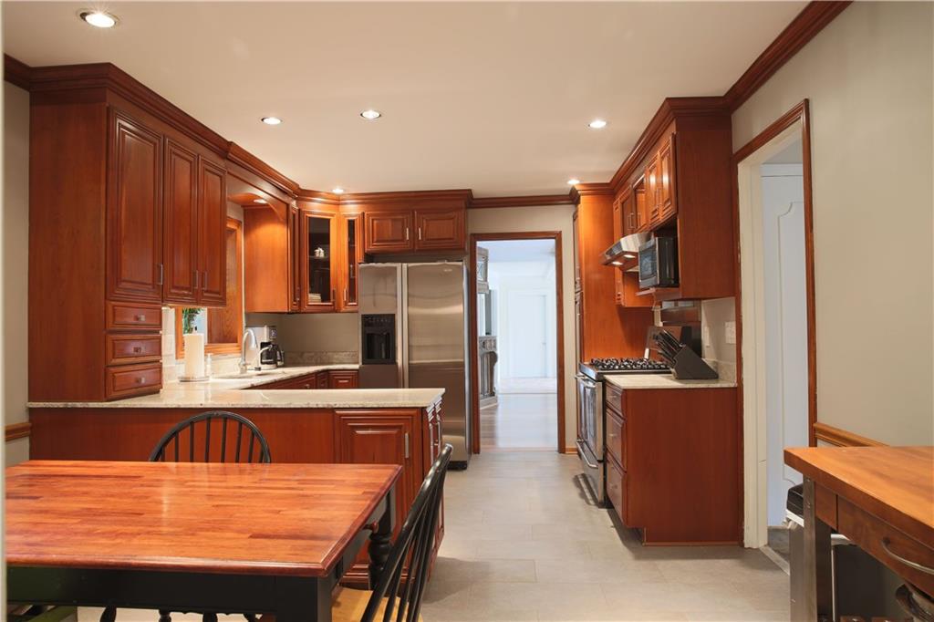 8074 Claridge Road Indianapolis, IN 46260 - Photo 22 of 42 Gallery Image 22