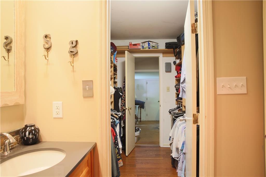 8074 Claridge Road Indianapolis, IN 46260 - Photo 28 of 42 Gallery Image 28