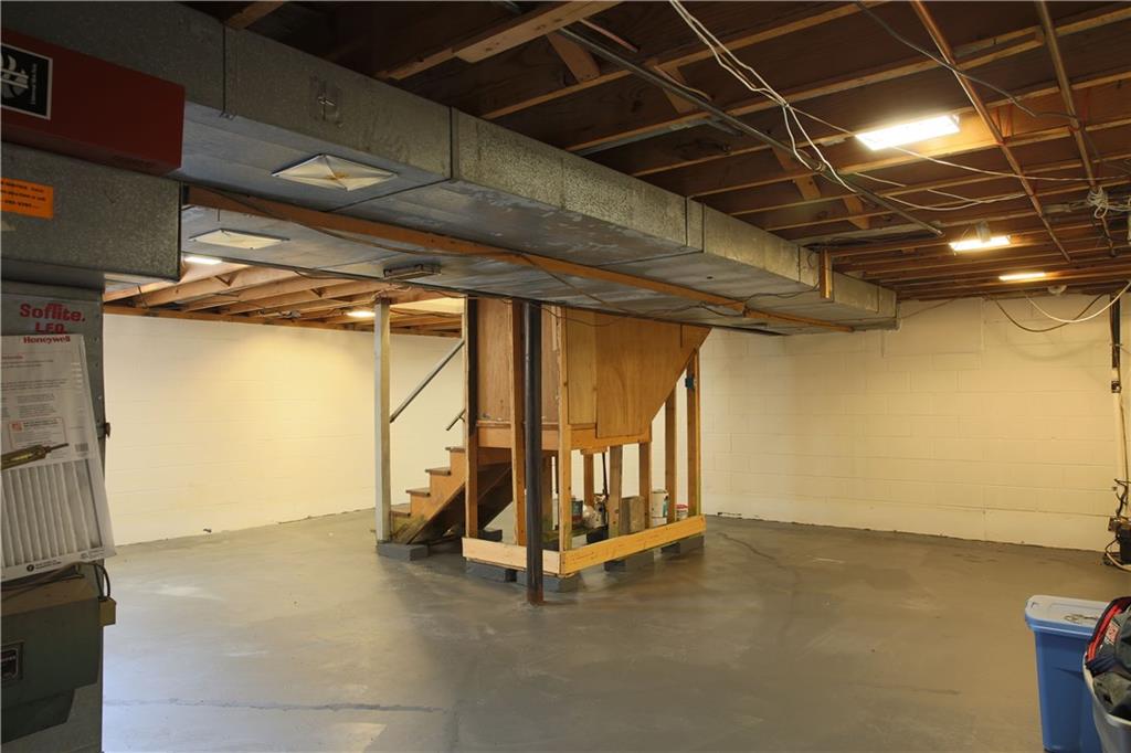 8074 Claridge Road Indianapolis, IN 46260 - Photo 41 of 42 Gallery Image 41