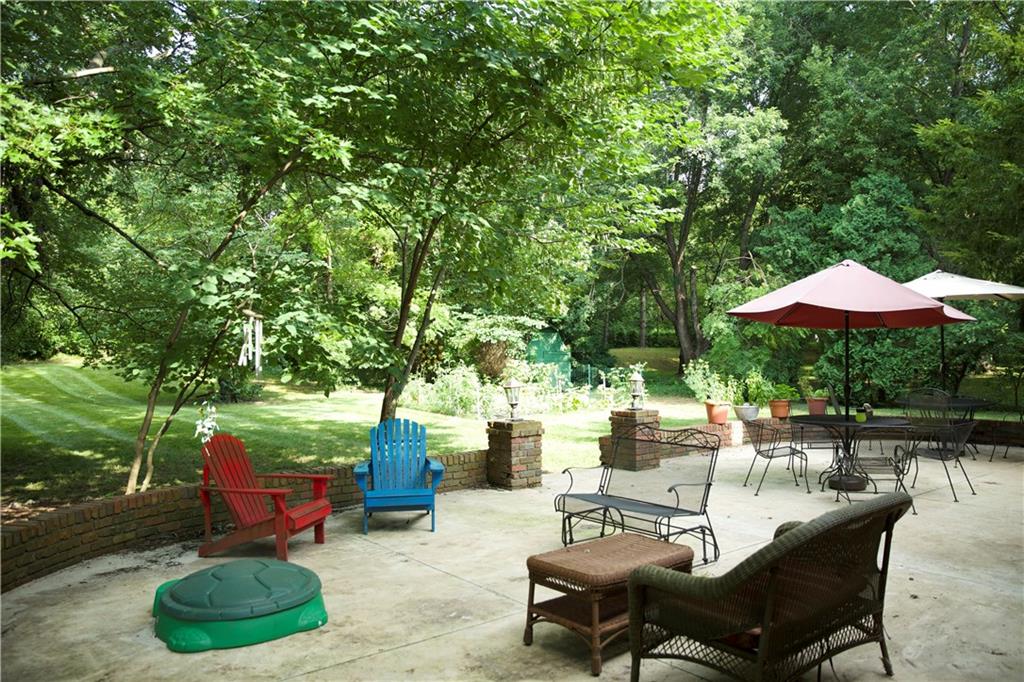 8074 Claridge Road Indianapolis, IN 46260 - Photo 6 of 42 Gallery Image 6