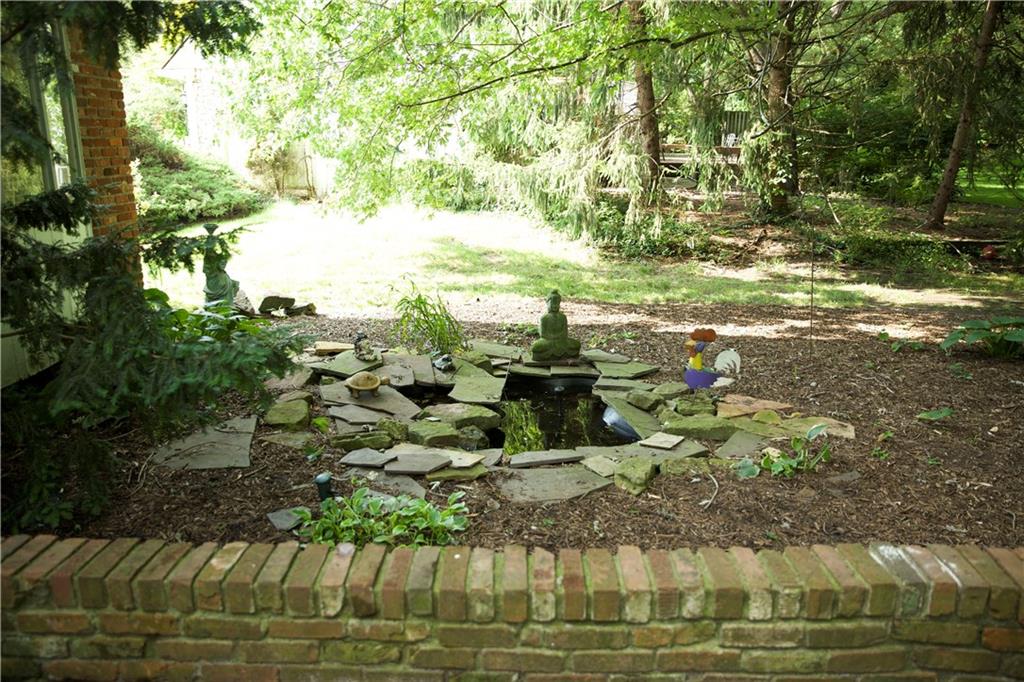 8074 Claridge Road Indianapolis, IN 46260 - Photo 8 of 42 Gallery Image 8