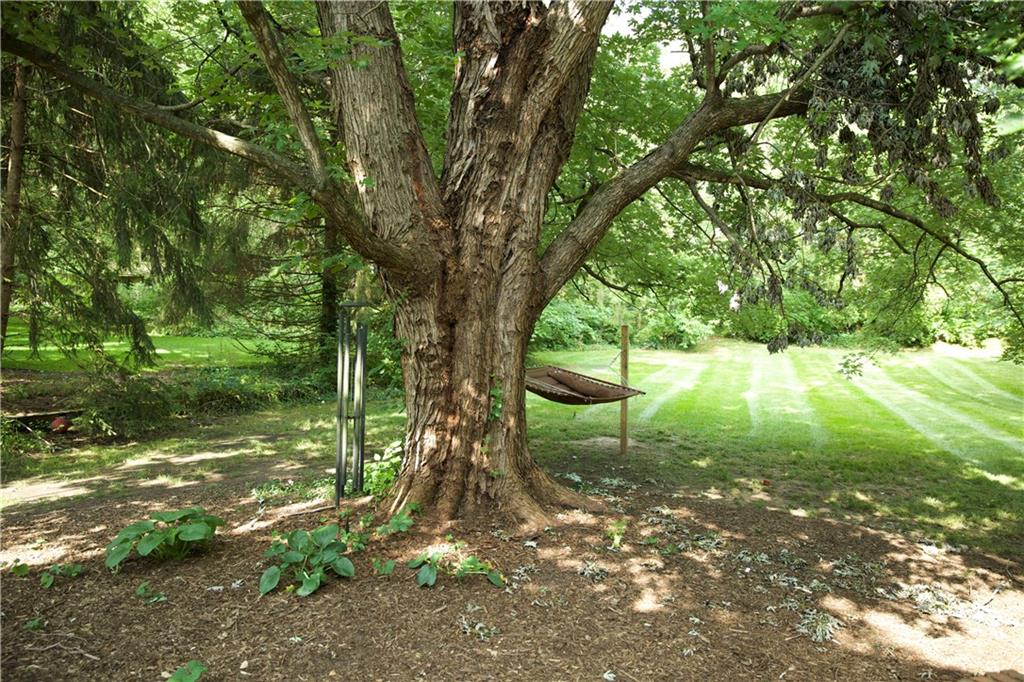 8074 Claridge Road Indianapolis, IN 46260 - Photo 9 of 42 Gallery Image 9