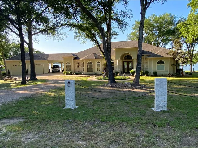 $1,444,000 | 405 Lcr 737, Thornton, TX 76687