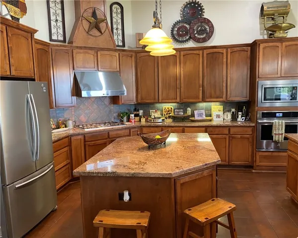 $1,444,000 | 405 Lcr 737, Thornton, TX 76687