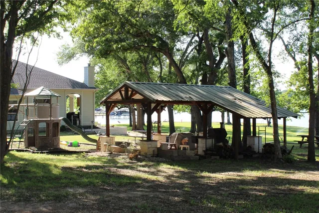 $1,444,000 | 405 Lcr 737, Thornton, TX 76687