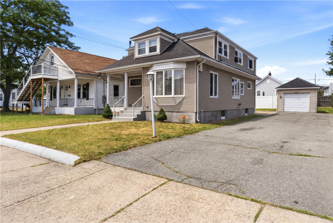 116 Warwick Road Pawtucket, RI 02861 - Photo 2 of 42