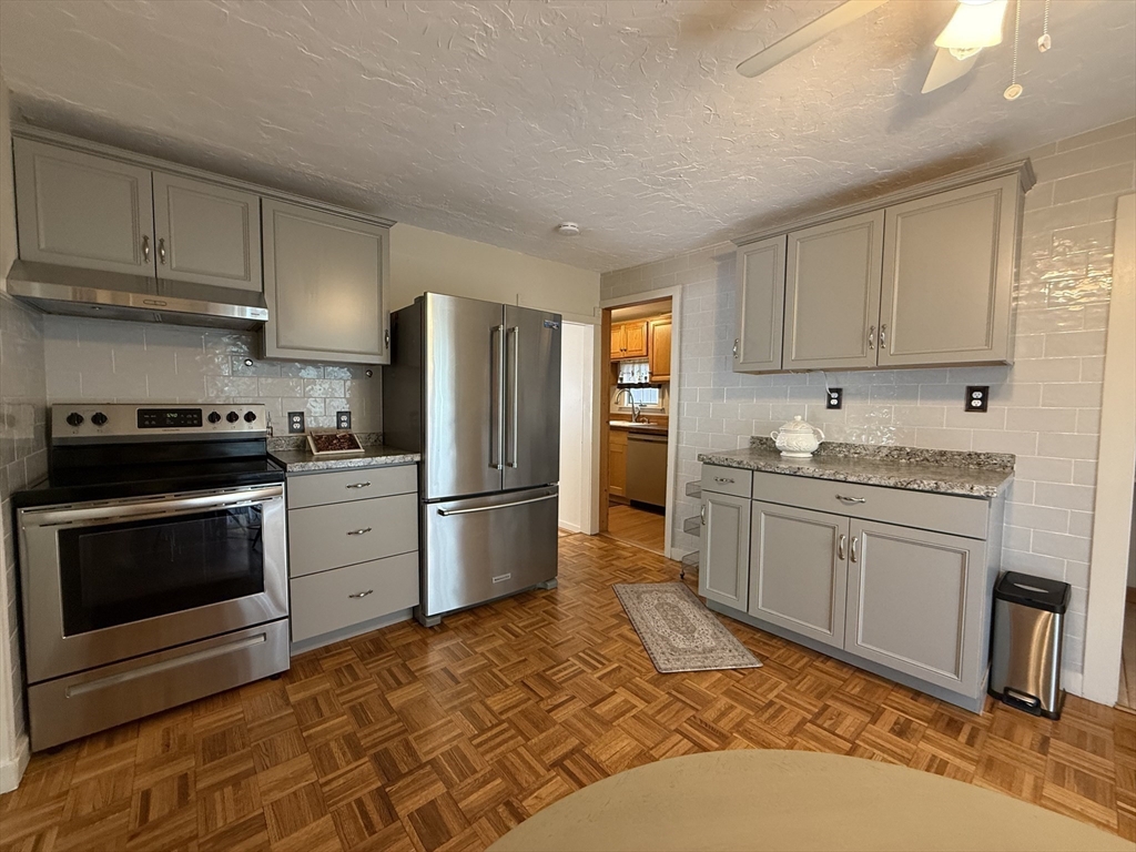 11 Amherst Street Worcester, MA 01602 - Photo 10 of 30