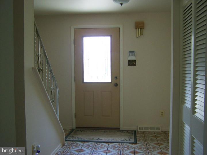 330 Magnolia Road Warminster, PA 18974 - Photo 11 of 25 Foyer