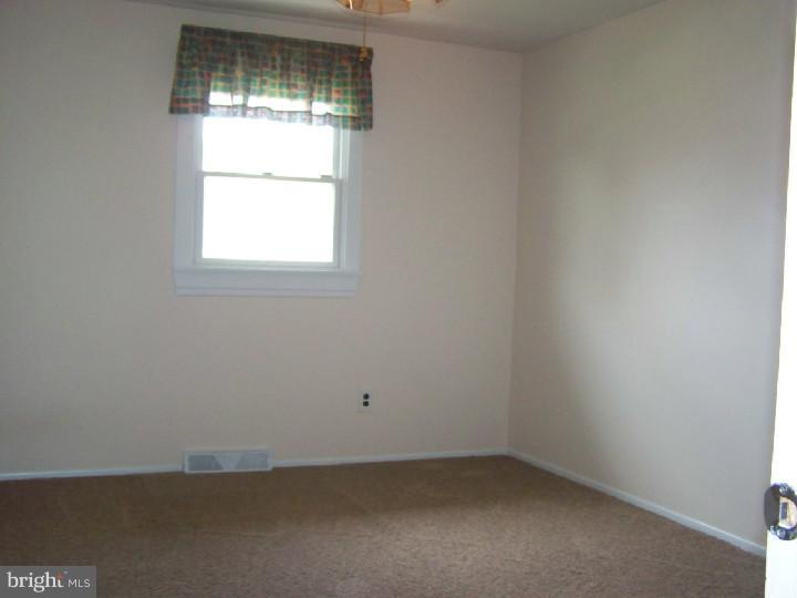 330 Magnolia Road Warminster, PA 18974 - Photo 15 of 25 Bedroom 2