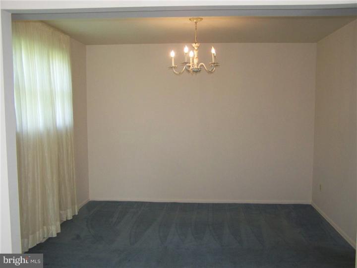 330 Magnolia Road Warminster, PA 18974 - Photo 4 of 25 Dining Room