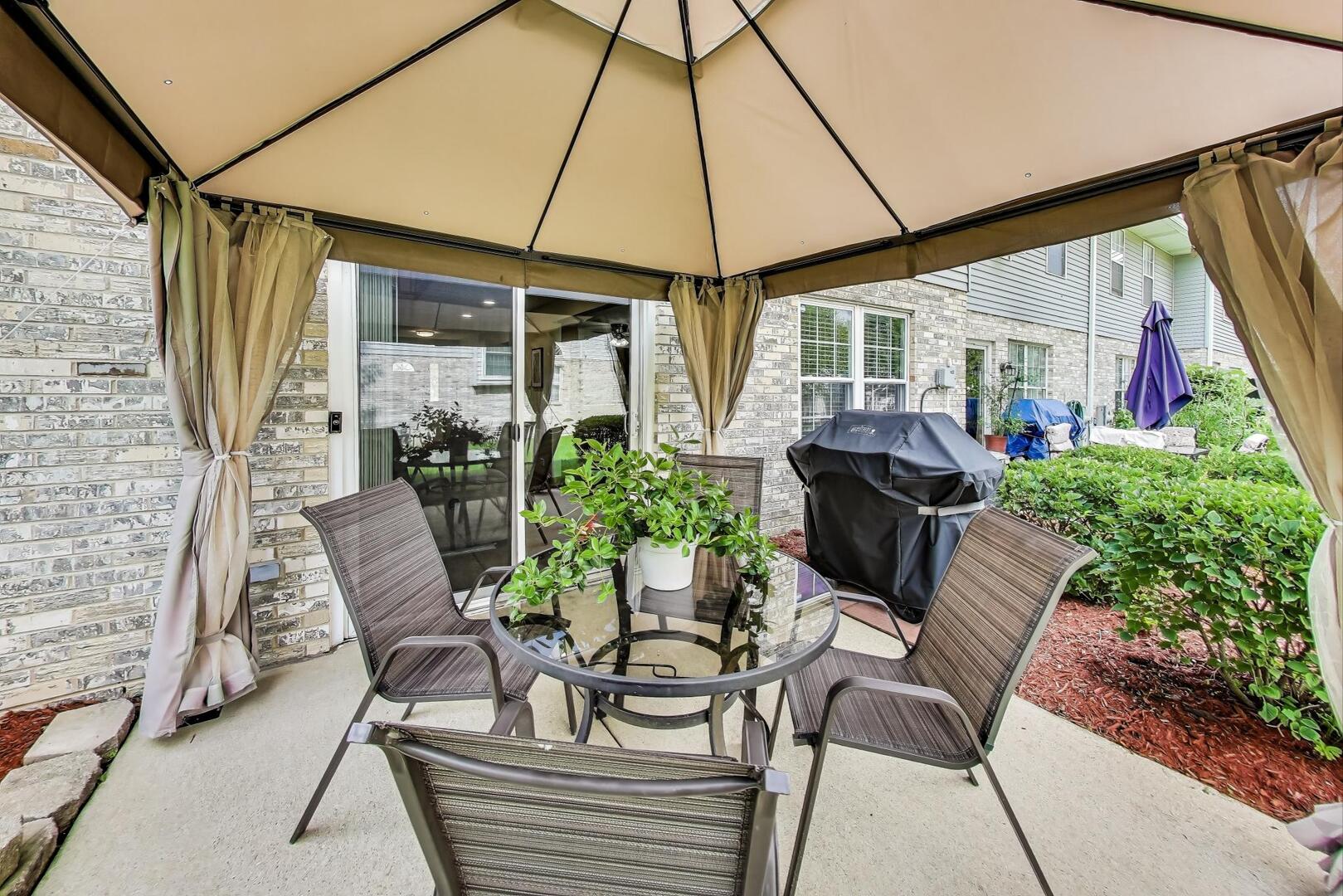659 Meadows Boulevard Addison, IL 60101 - Photo 26 of 33 Gallery Image 26