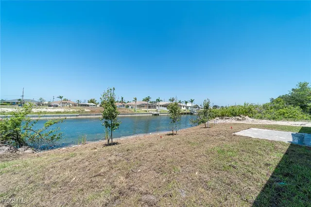 $1,999 | 2122 Northwest 9th Avenue, Cape Coral, FL 33993