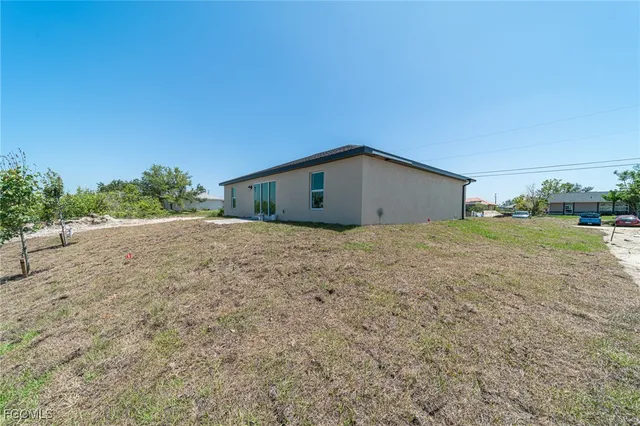 $1,999 | 2122 Northwest 9th Avenue, Cape Coral, FL 33993