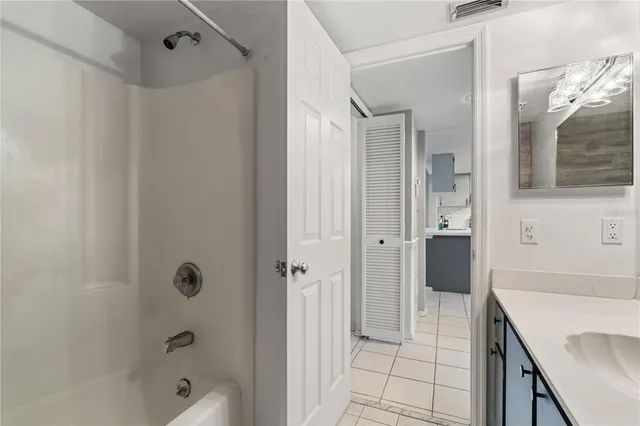 $166,500 | 12274 Southwest Egret Circle, Unit 2405, Lake Suzy, FL 34269