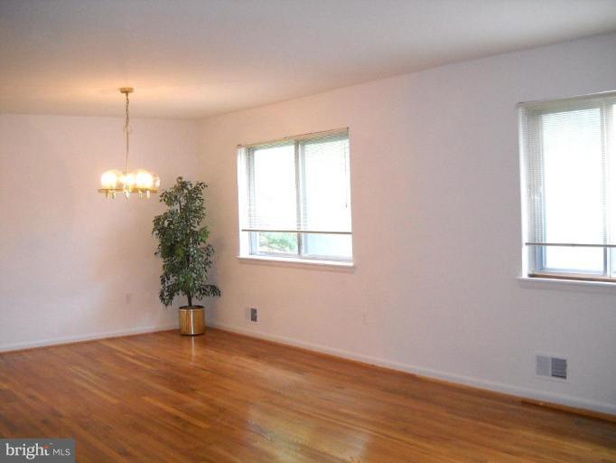 701 Cannon Road Silver Spring, MD 20904 - Photo 7 of 20 Dining Room