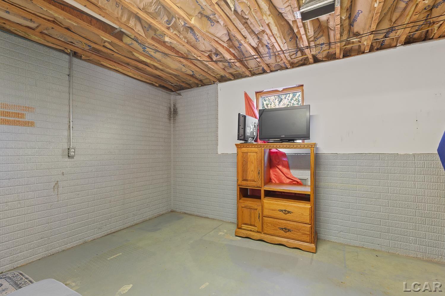 420 McClellan Street Hudson, MI 49247 - Photo 50 of 75
