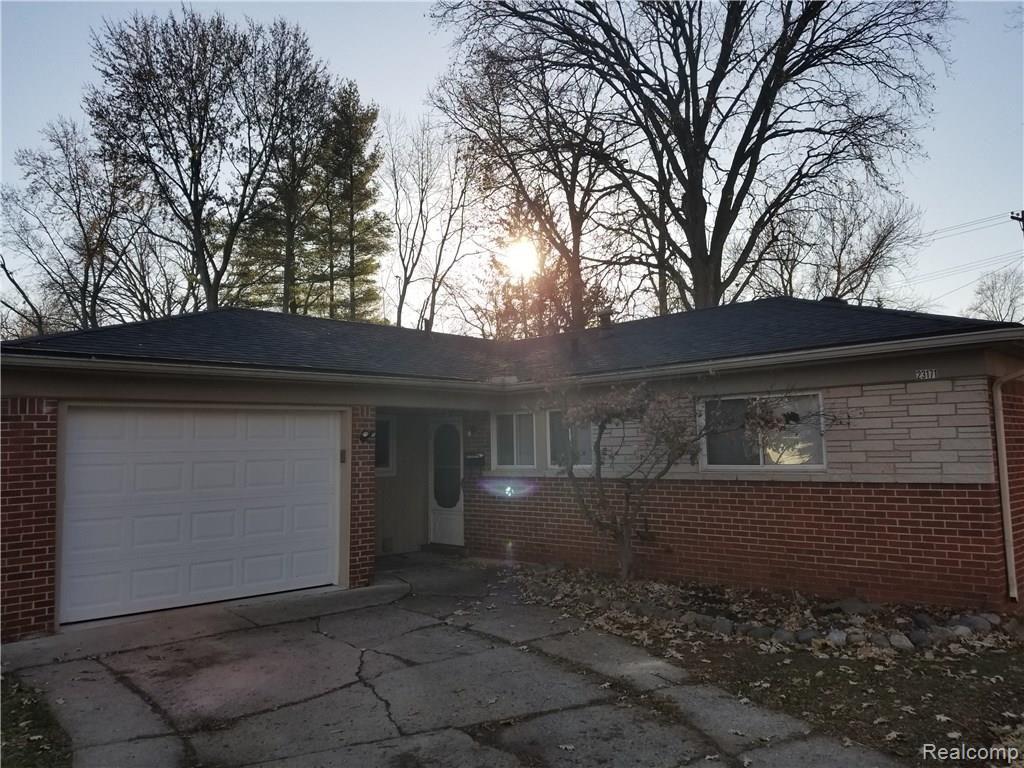 23171 Tuck Road Farmington Hills, MI 48336 - Photo 3 of 31