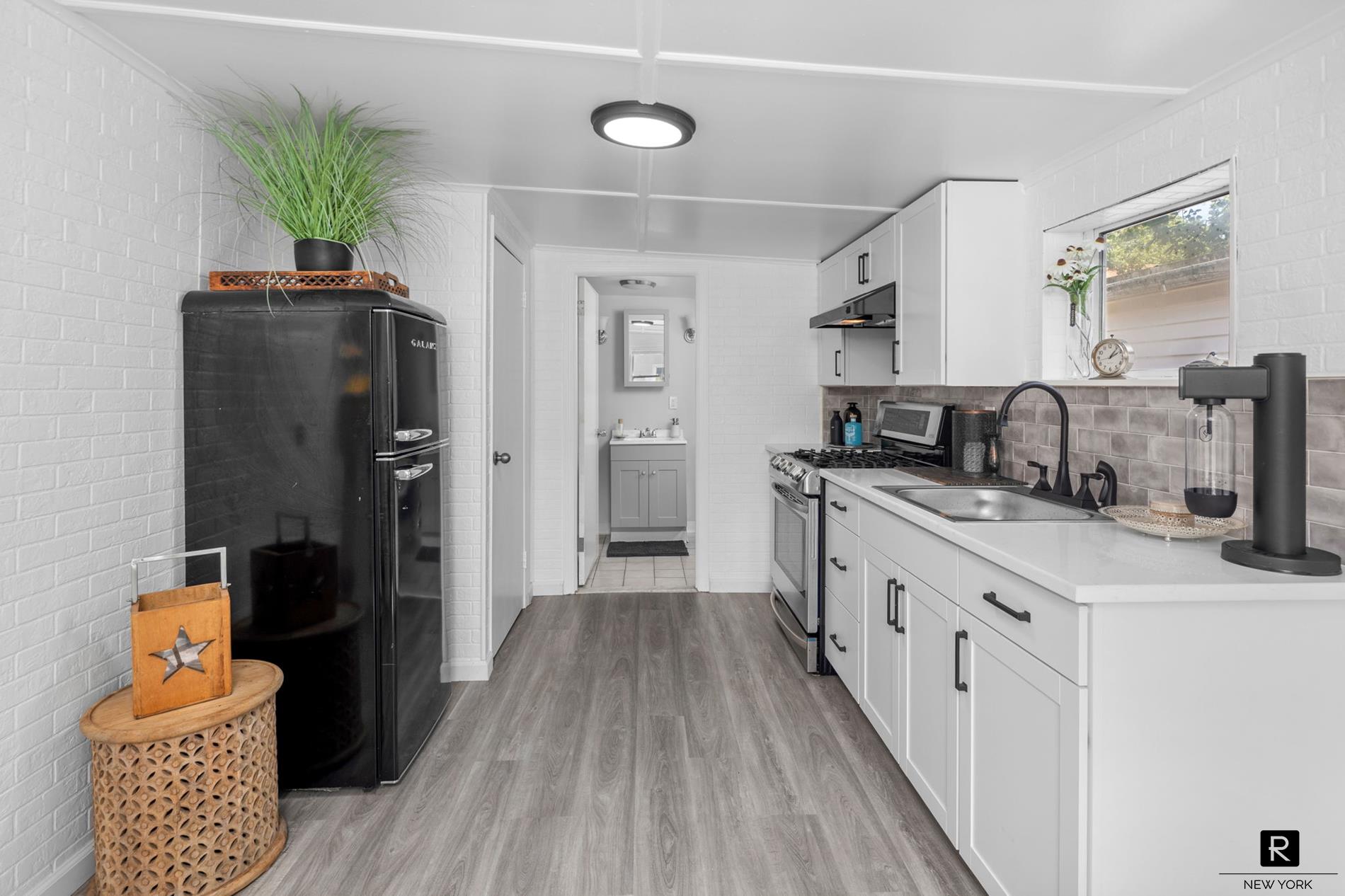 32 Tier Street Bronx, NY 10464 - Photo 8 of 23