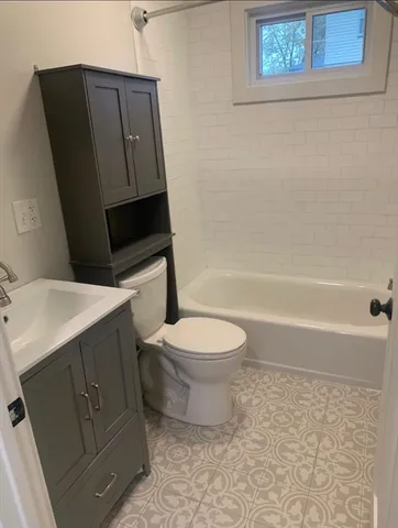 $2,600 | 159 Tremont Street, Taunton, MA 02780