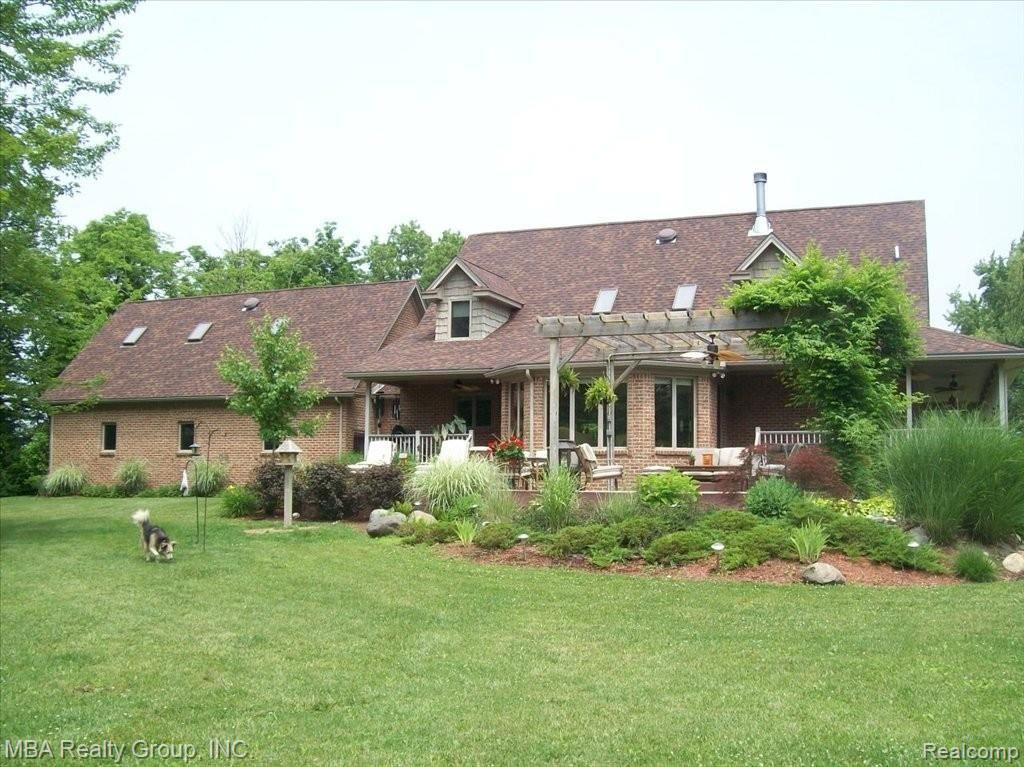 2000 Carleton Rockwood Road Carleton, MI 48117 - Photo 2 of 25 Back of house