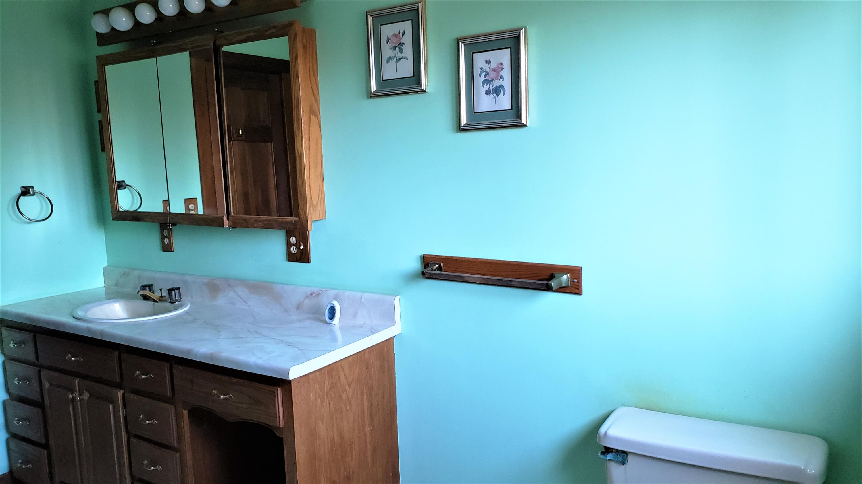659 North Penobscot Road Penobscot, ME 04476 - Photo 16 of 29 bathroom